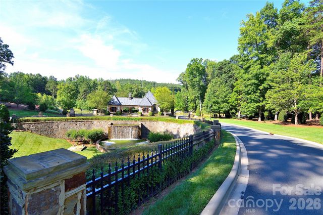 5016 Hermitage Court 216, Belmont, NC 28012