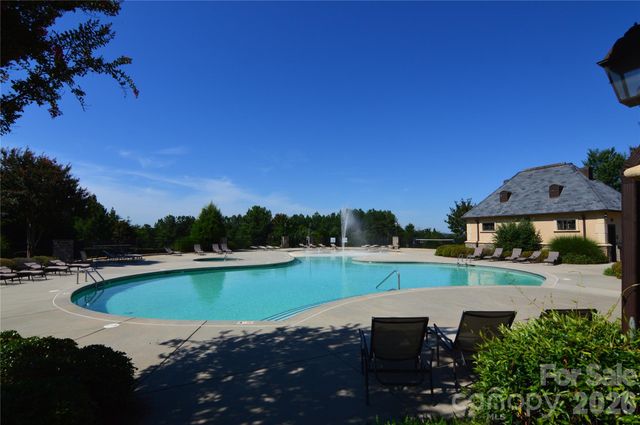 5016 Hermitage Court 216, Belmont, NC 28012