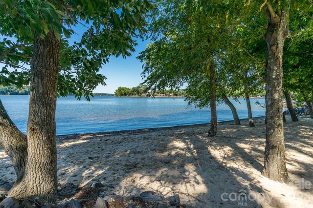 5016 Hermitage Court 216, Belmont, NC 28012