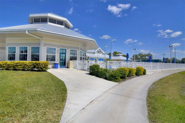 438 Snead DR, North Fort Myers, FL 33903