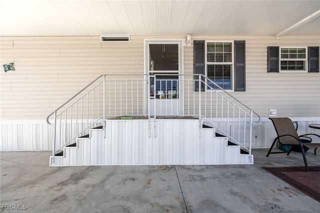 438 Snead DR, North Fort Myers, FL 33903