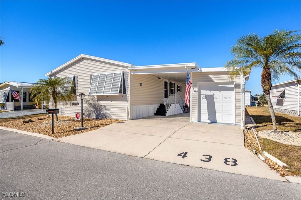 438 Snead DR, North Fort Myers, FL 33903
