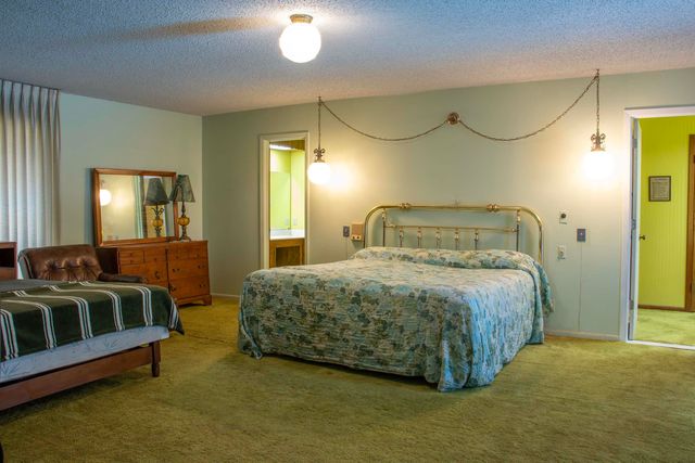 205 Cottonwood Trl, White Oak, TX 75693