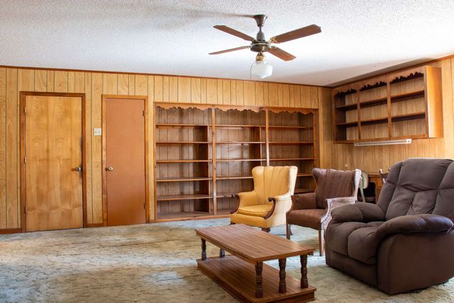 205 Cottonwood Trl, White Oak, TX 75693