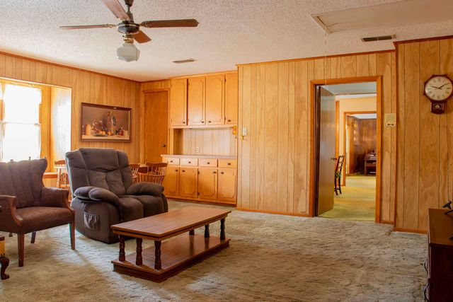 205 Cottonwood Trl, White Oak, TX 75693