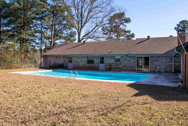 205 Cottonwood Trl, White Oak, TX 75693