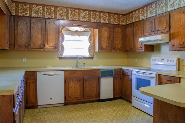 205 Cottonwood Trl, White Oak, TX 75693