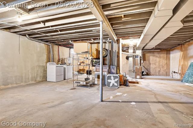 21220 Van Buren Street, Southfield, MI 48033