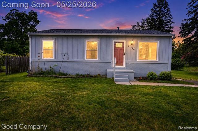 21220 Van Buren Street, Southfield, MI 48033