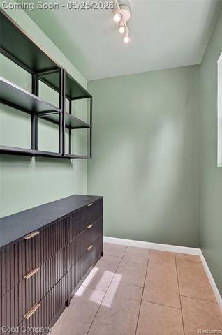 21220 Van Buren Street, Southfield, MI 48033