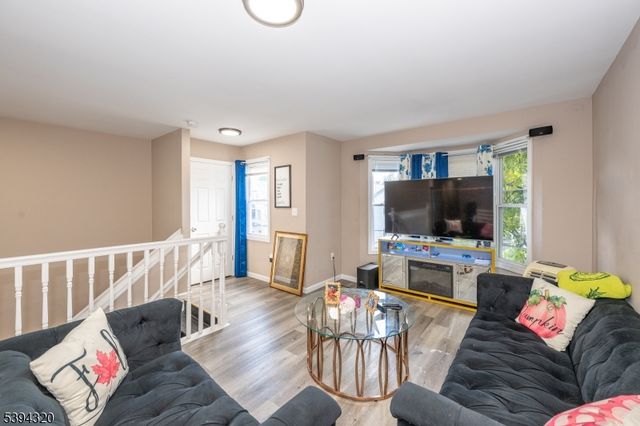 127 Godwin Ave, Paterson City, NJ 07501