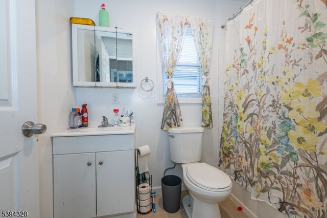 127 Godwin Ave, Paterson City, NJ 07501