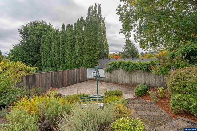 3918 NW Sitka Pl, Corvallis, OR 97330