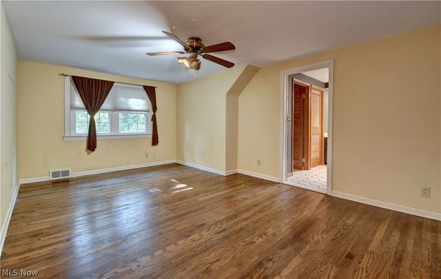 186 S Main Street, Hudson, OH 44236