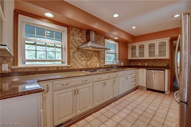 186 S Main Street, Hudson, OH 44236