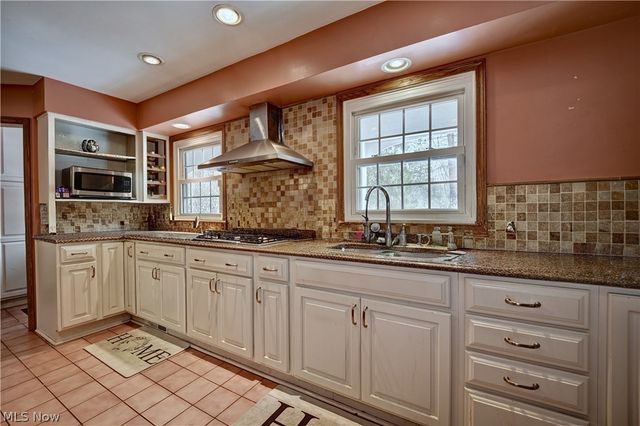 186 S Main Street, Hudson, OH 44236