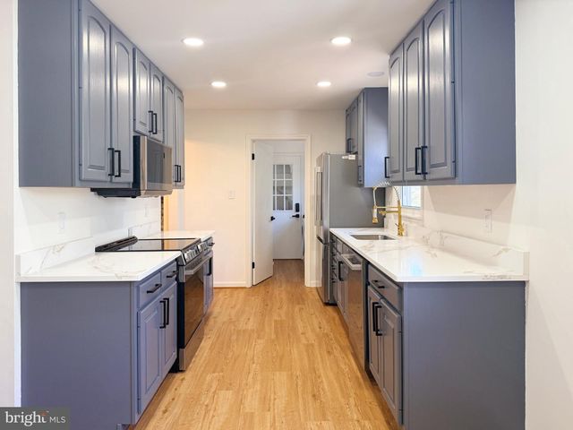 5400 ELLZEY DR, Fairfax, VA 22032