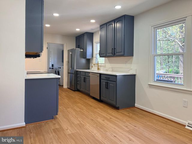 5400 ELLZEY DR, Fairfax, VA 22032