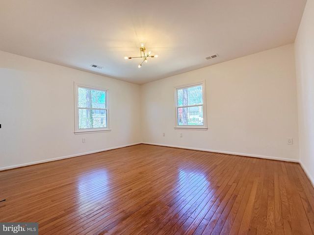 5400 ELLZEY DR, Fairfax, VA 22032