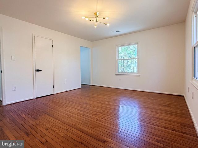 5400 ELLZEY DR, Fairfax, VA 22032