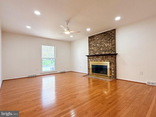 5400 ELLZEY DR, Fairfax, VA 22032