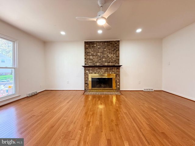 5400 ELLZEY DR, Fairfax, VA 22032