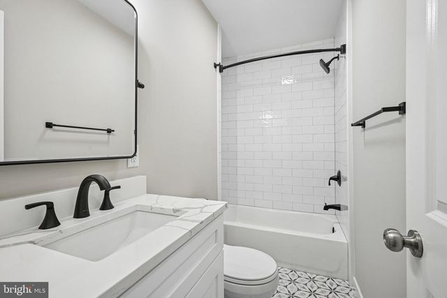 518 GREENWICH ST, Philadelphia, PA 19147