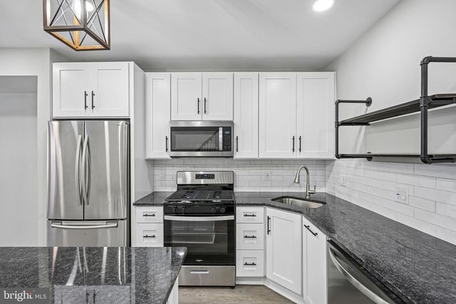 518 GREENWICH ST, Philadelphia, PA 19147