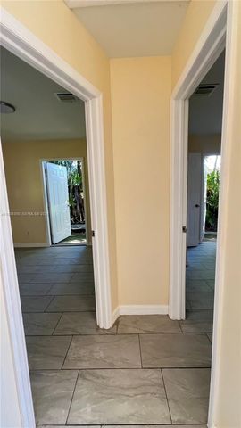 706 SW 4th Ter 4, Dania Beach, FL 33004