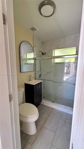 706 SW 4th Ter 4, Dania Beach, FL 33004