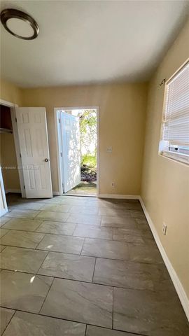 706 SW 4th Ter 4, Dania Beach, FL 33004