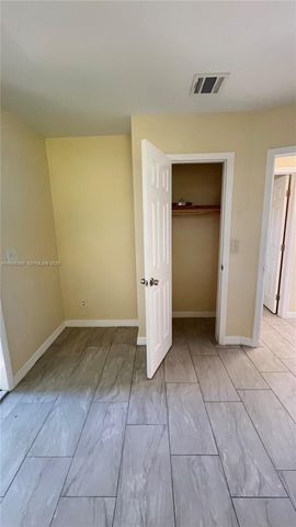 706 SW 4th Ter 4, Dania Beach, FL 33004