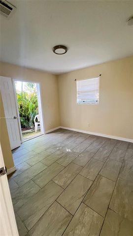 706 SW 4th Ter 4, Dania Beach, FL 33004