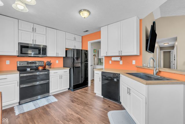 4103 Sungate Court, Indianapolis, IN 46239