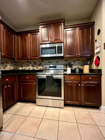 13715 Fox Hill Drive, Gulfport, MS 39503