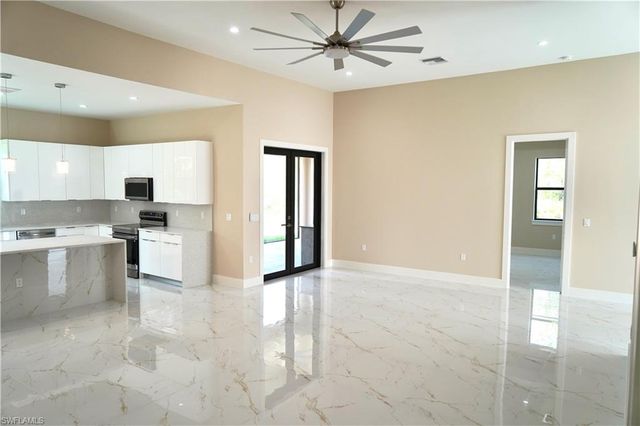 4447 6th AVE NE, Naples, FL 34120