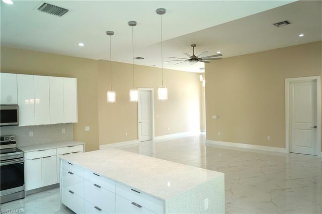 4447 6th AVE NE, Naples, FL 34120