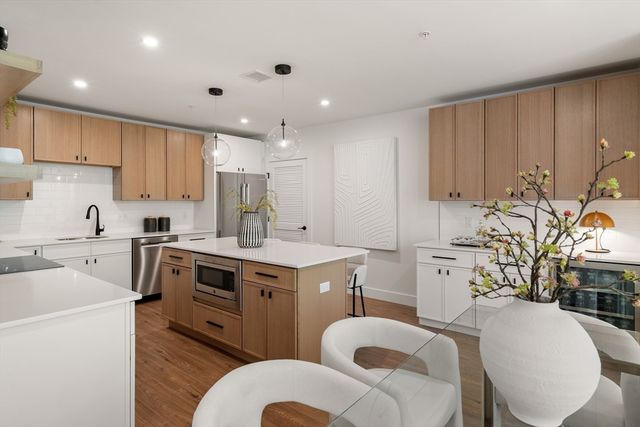 20 Audubon Way 108, Canton, MA 02021