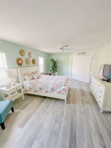 2137 DATE PALM WAY, Venice, FL 34292