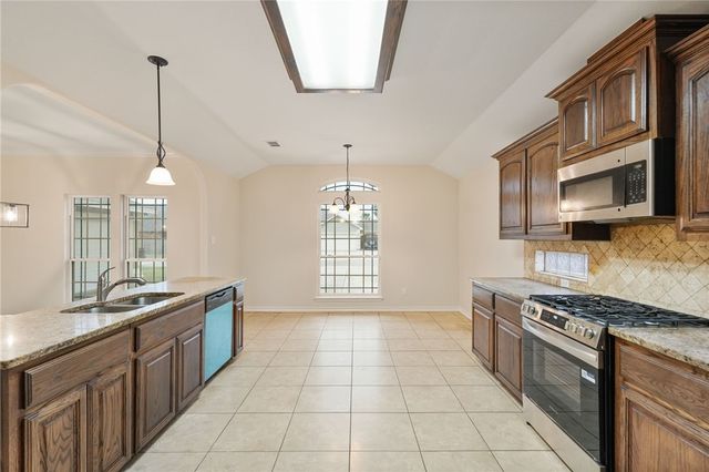 7430 Trail Creek Dr, Corpus Christi, TX 78414