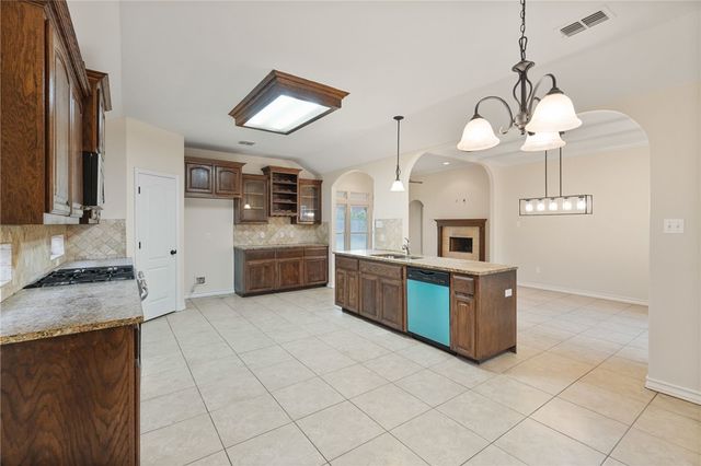 7430 Trail Creek Dr, Corpus Christi, TX 78414