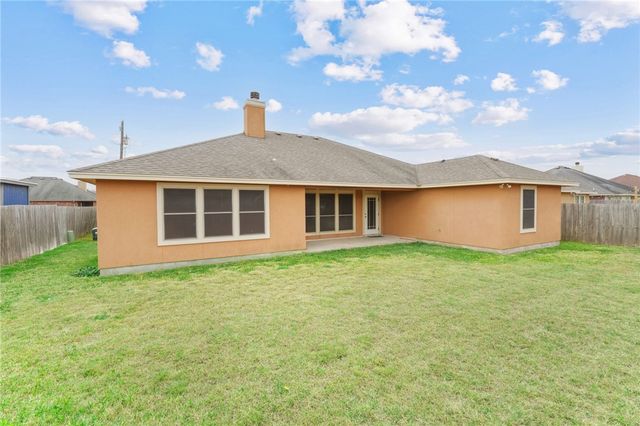 7430 Trail Creek Dr, Corpus Christi, TX 78414