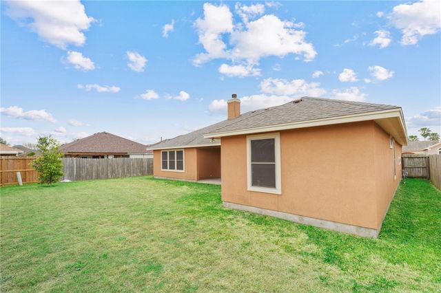 7430 Trail Creek Dr, Corpus Christi, TX 78414