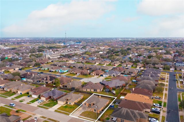7430 Trail Creek Dr, Corpus Christi, TX 78414