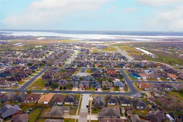 7430 Trail Creek Dr, Corpus Christi, TX 78414