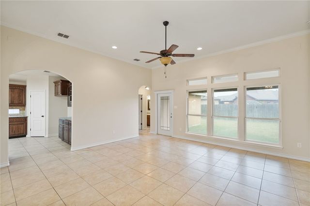 7430 Trail Creek Dr, Corpus Christi, TX 78414