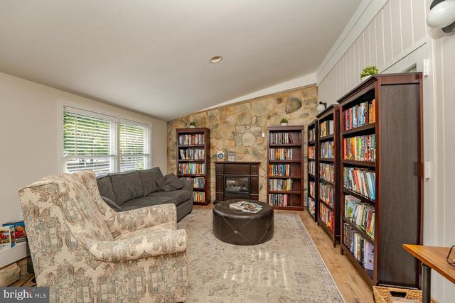 24 HOLLY CT, Mays Landing, NJ 08330