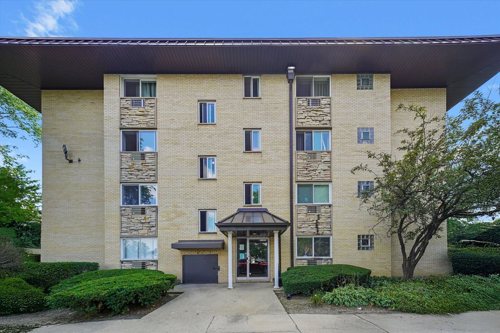 2226 S GOEBBERT Road 471, Arlington Heights, IL 60005