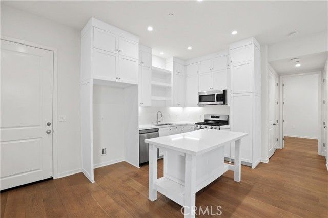 753 Spring Gdn, Irvine, CA 92618