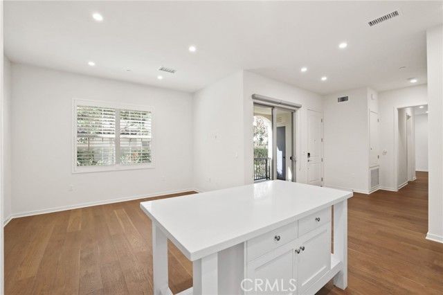 753 Spring Gdn, Irvine, CA 92618